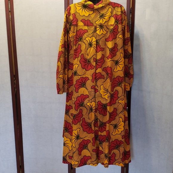 Dress - Picture 2 of 2